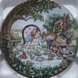 1981 Vintage Plate Limited Edition--Alice and The Hatter"